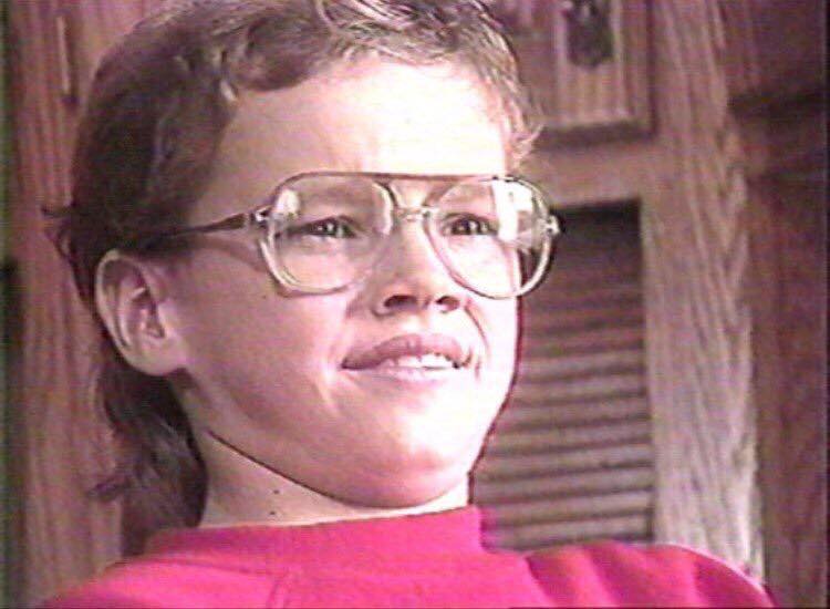 dilutedcoffee's tweet photo. rhyanna (@cookiecatlady) pointed out that the kid versions of @mattdamon_ and I are pretty uncanny. What do you think? #matchingmullets https://t.co/iz1rKxKM6B