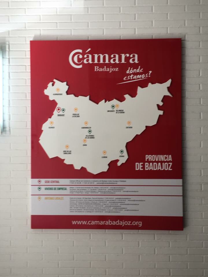 InnodeSL's tweet photo. Reunion de trabajo en la @CamaradeBadajoz para programar los próximos #RetosInnode. Gracias por confiar en @InnodeSL  #innodeconsultoria https://t.co/Gbjz3Z0rPL