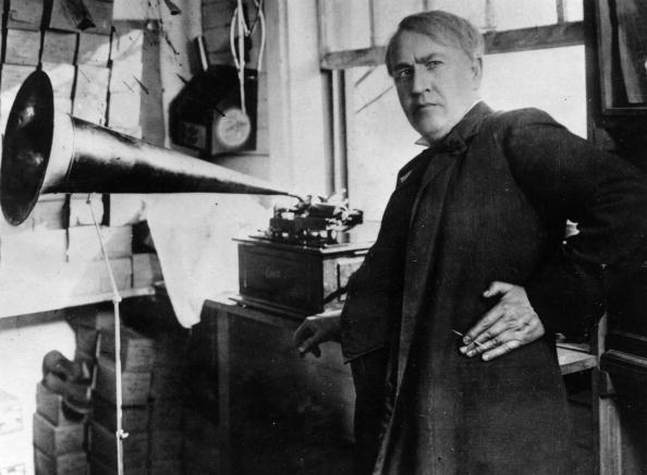 今日は何の日 エジソンが蓄音機の特許取得 カウラ事件 今週分のまとめ Twitter