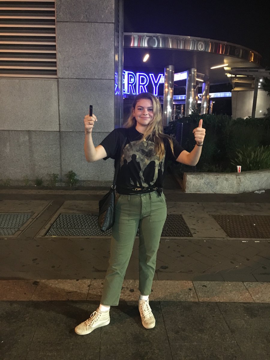 _wolfden's tweet image. I SEE THE BOYS IN LESS THAN AN HOUR BABY