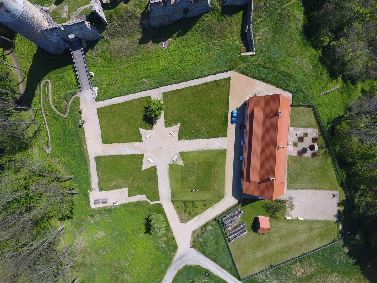 mdm_dronepilot's tweet photo. BEAUTIFUL DAY 🌞😎✌🏻
Share and follow me
M.D.M.DronePilot
#my #work #bakov #hrad #zviretice #castle #liberec #profesional #dronPilotSlicenci https://t.co/9bclwE78Cp