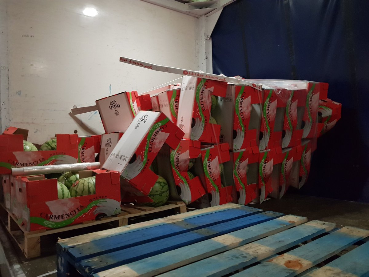LeonsFruitShop's tweet photo. Great start this morning😂 https://t.co/Fb6dhNRQpe