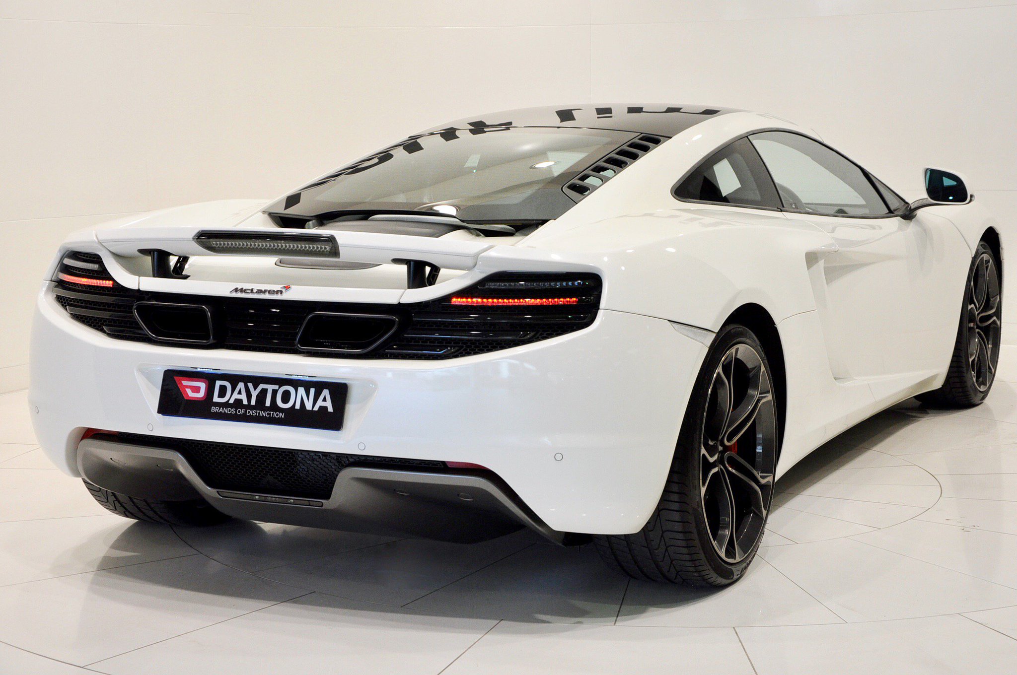 McLaren MP4-12C Sportwagen / Coupé, 2012, 16.800 km, € 162.500