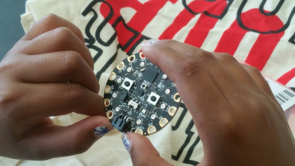 LauraKirknewton's tweet image. A wonderful #wearyourcode workshop @GreenRoomEH27 @KirknewtonEH27.  Helping girls get into STEM technologies. Thanks to @weereplicators