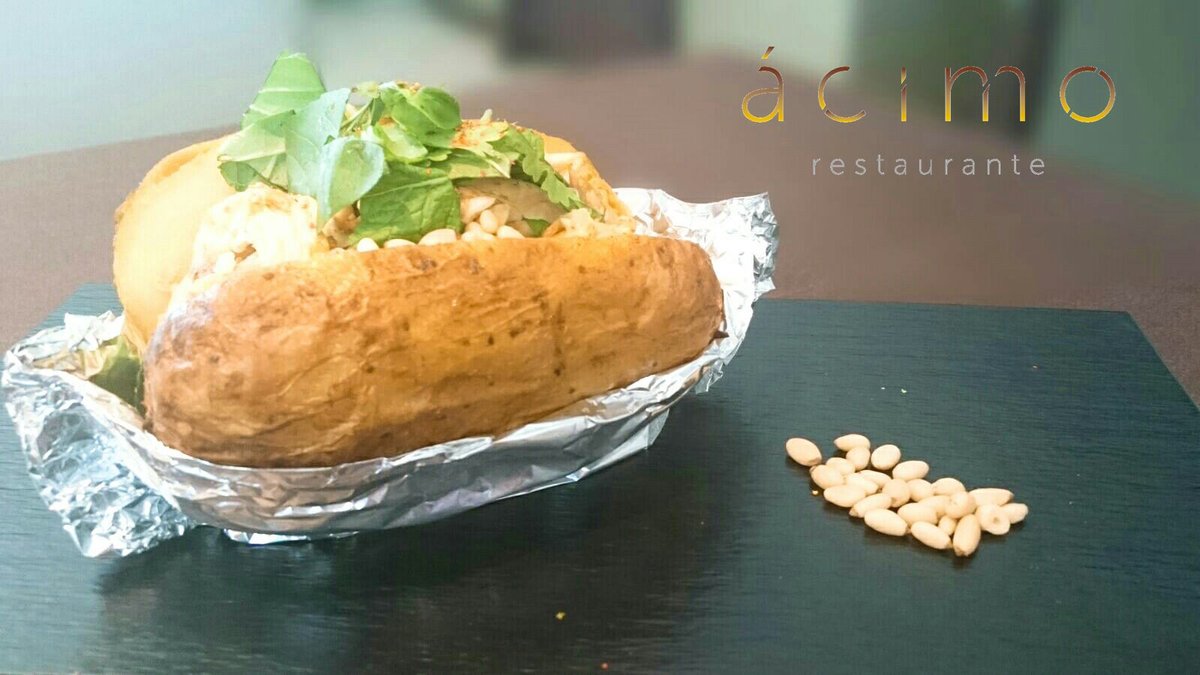 AcimoRest's tweet photo. 😋 Alitas de pollo dentro de una patata asada 🍗
#ExperienciaÁcimo #Gastrobar #Cafetería #Granada #Catering #Tapas #Restaurante #WeLoveGRX https://t.co/ymKTRB64vh