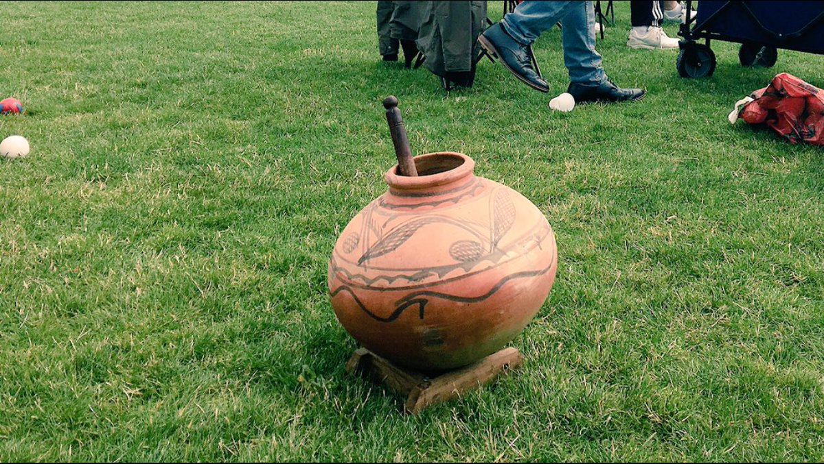 AfghanCricket_A's tweet photo. د برتانیه زړه [لندن]، د افغانانو کرکټ، له هیواده لیرې یو وطنی چاپیریال او ورسره شومړې [تروې]. نو خوند به څنګه نه کوي؟ 😍 #ACAcup2017 #ACAUK https://t.co/Hgi6zh30AZ