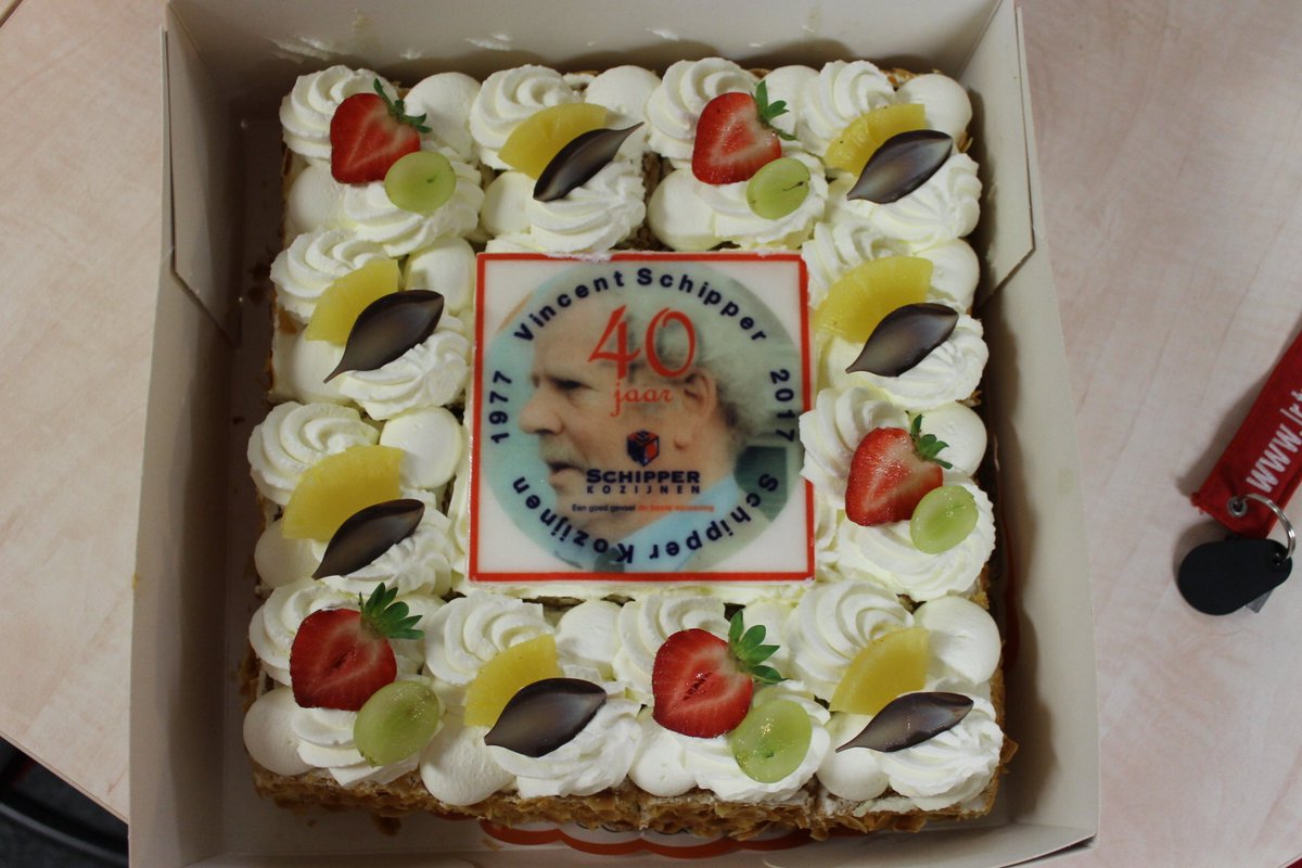 SchipperKozijn's tweet photo. 40-jarig jubileum Vincent Schipper. Vanmorgen ontbijt en taart, vanmiddag meer feestelijkheden: om 16:15 Schipper Karavaan in @gem_opmeer https://t.co/ufQWxW4nTb