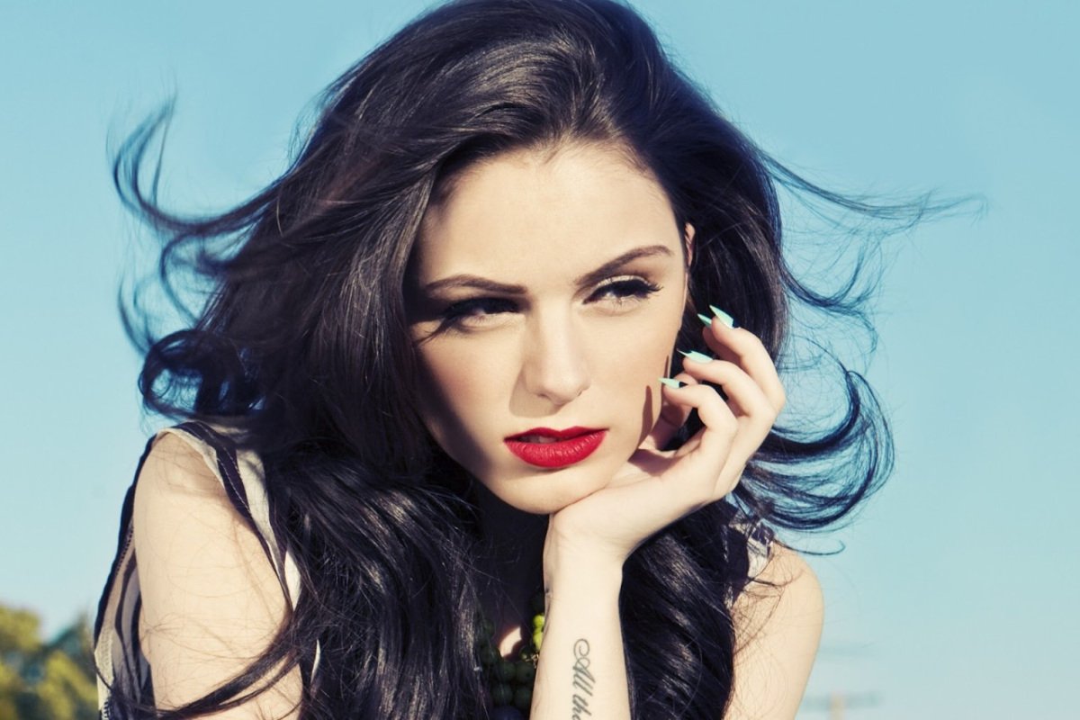 Cher Lloyd ( mirando al futuro. ¡Happy birthday  !
 