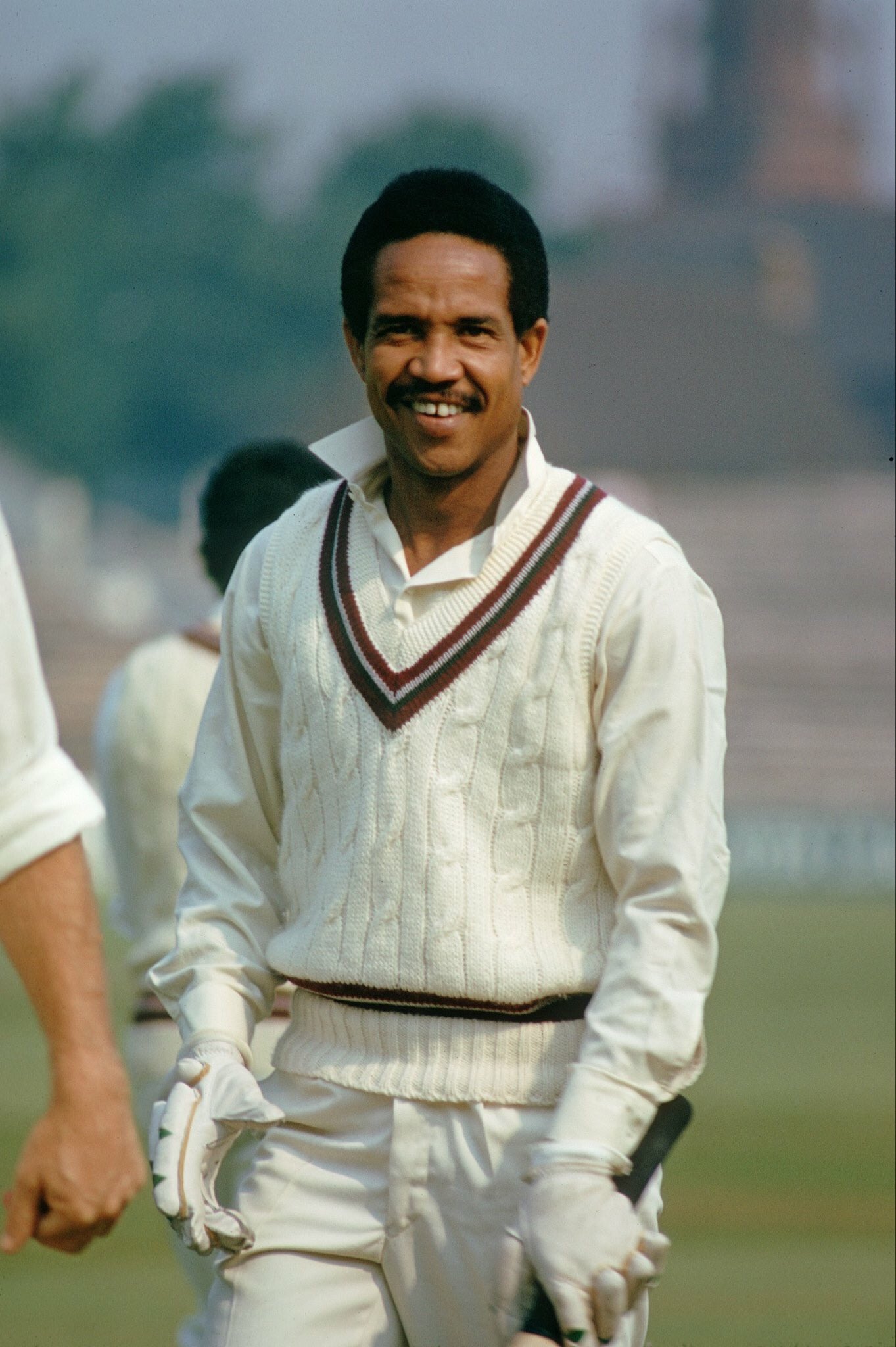 Happy Birthday Sir Garfield Sobers: the greatest allrounder of all time. He is 81 not out today. 