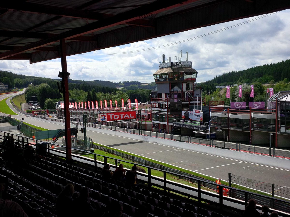 thejamesbeckett's tweet photo. Is there anywhere in the world with such a view? #Spa #Total24 @BlancpainGT https://t.co/YG2xOTwLVR