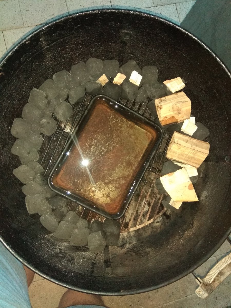 Harrisano1's tweet photo. Late night snake #bbq #probablywontwork https://t.co/r3bnjE9oNx