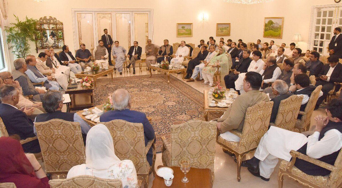 MaryamNSharif's tweet photo. PMLN stands united, more resolute &amp; unfazed. That's also unprecedented. Alhamdolillah! https://t.co/qwagGuDwzJ