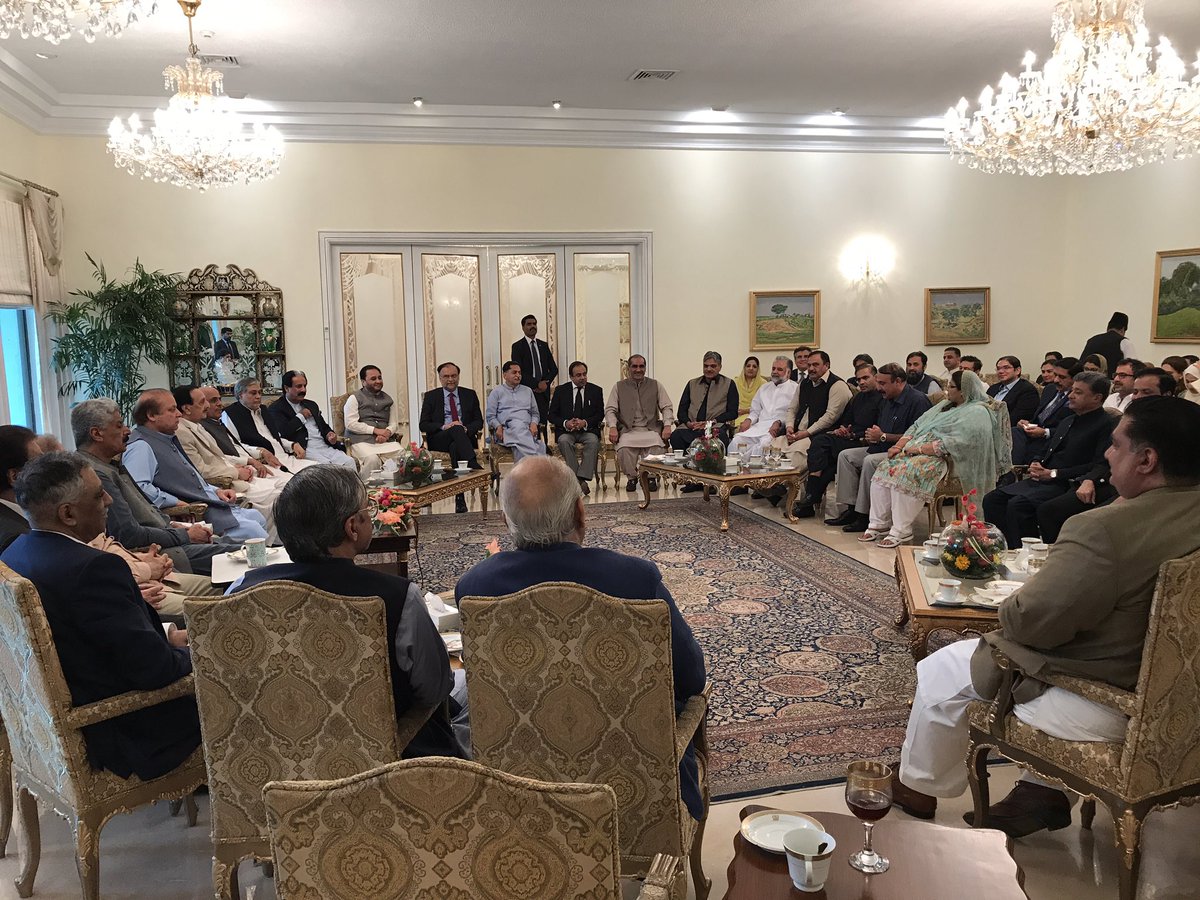 MaryamNSharif's tweet photo. PMLN stands united, more resolute &amp; unfazed. That's also unprecedented. Alhamdolillah! https://t.co/qwagGuDwzJ