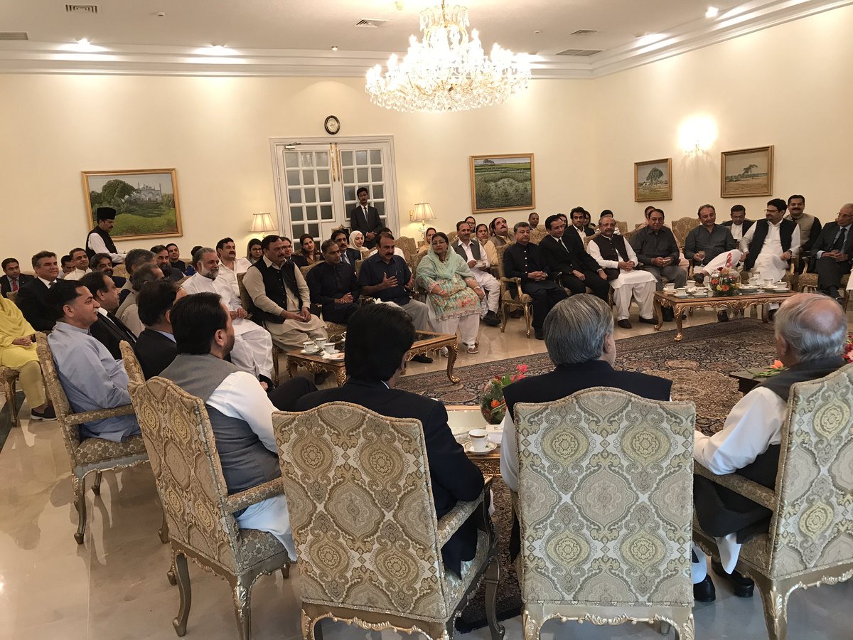 MaryamNSharif's tweet photo. PMLN stands united, more resolute &amp; unfazed. That's also unprecedented. Alhamdolillah! https://t.co/qwagGuDwzJ