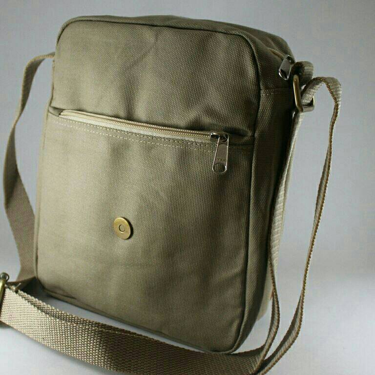GerakanTenunkoe's tweet photo. #TGIF! Jalan-jalan bersama teman akan lebih #stylish dan praktis dg 
Albert Cross-body Bag ;) shop: https://t.co/ikDXVRIwb3
#tenun #NTT https://t.co/RwLJ18731v