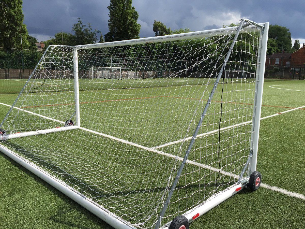 KICKS Friday 5-7:30pm <a href="/WBAFoundation/">The Albion Foundation</a> <a href="/ApnaAlbion/">Apna Albion</a> @SLTGetActive @ShirelandCA <a href="/sandwellcouncil/">Sandwell Council</a> <a href="/SandwellPolice/">Sandwell Police</a> <a href="/WMPolice/">West Midlands Police</a> <a href="/BensonCommunity/">Benson Community</a>