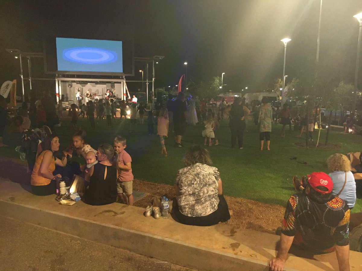 The_Edge_Newman's tweet photo. @themerindas rocking The Square #theedgeofthesquare https://t.co/CKIYB6wuvJ