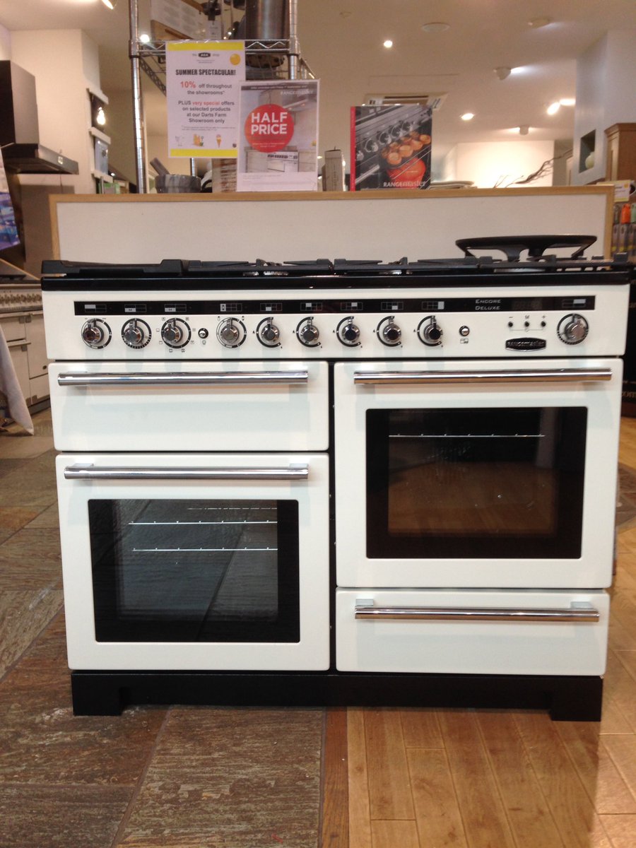 RangemasterSW's tweet image. Great to see the New Rangemaster Encore Deluxe dual Fuel in Ivory on display now in @theAGAshop Darts Farm @RangemasterUK