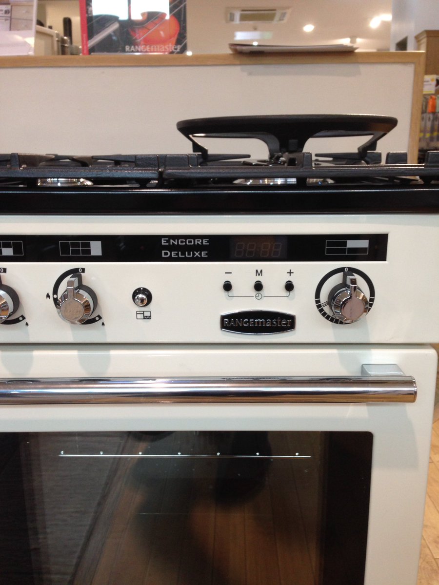 RangemasterSW's tweet image. Great to see the New Rangemaster Encore Deluxe dual Fuel in Ivory on display now in @theAGAshop Darts Farm @RangemasterUK