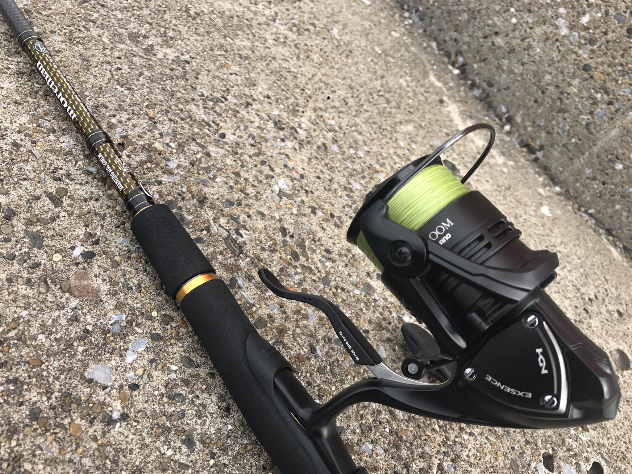 遍路ｊ ジ アングラー エクスセンスlb を修理へ リールは保証ないんだってねー 症状 レバーを閉めてもスプールの逆回転が止まらない 本日の一匹目はこれでバレる ナイスサイズだったので痛恨の極み まだ購入して数回しか使ってないので寿命では