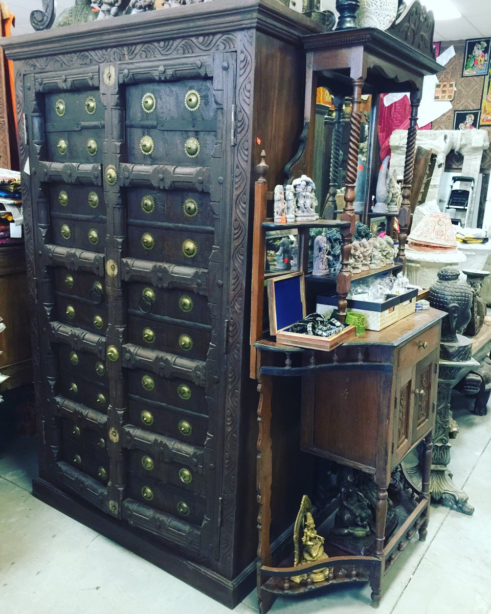 Old Door Brass Armoire Cabinet Indian Furniture

amazon.com/Armoire-Carved…

#armoire #cabinet #wardrobe #storagefurniture #eclecticmix