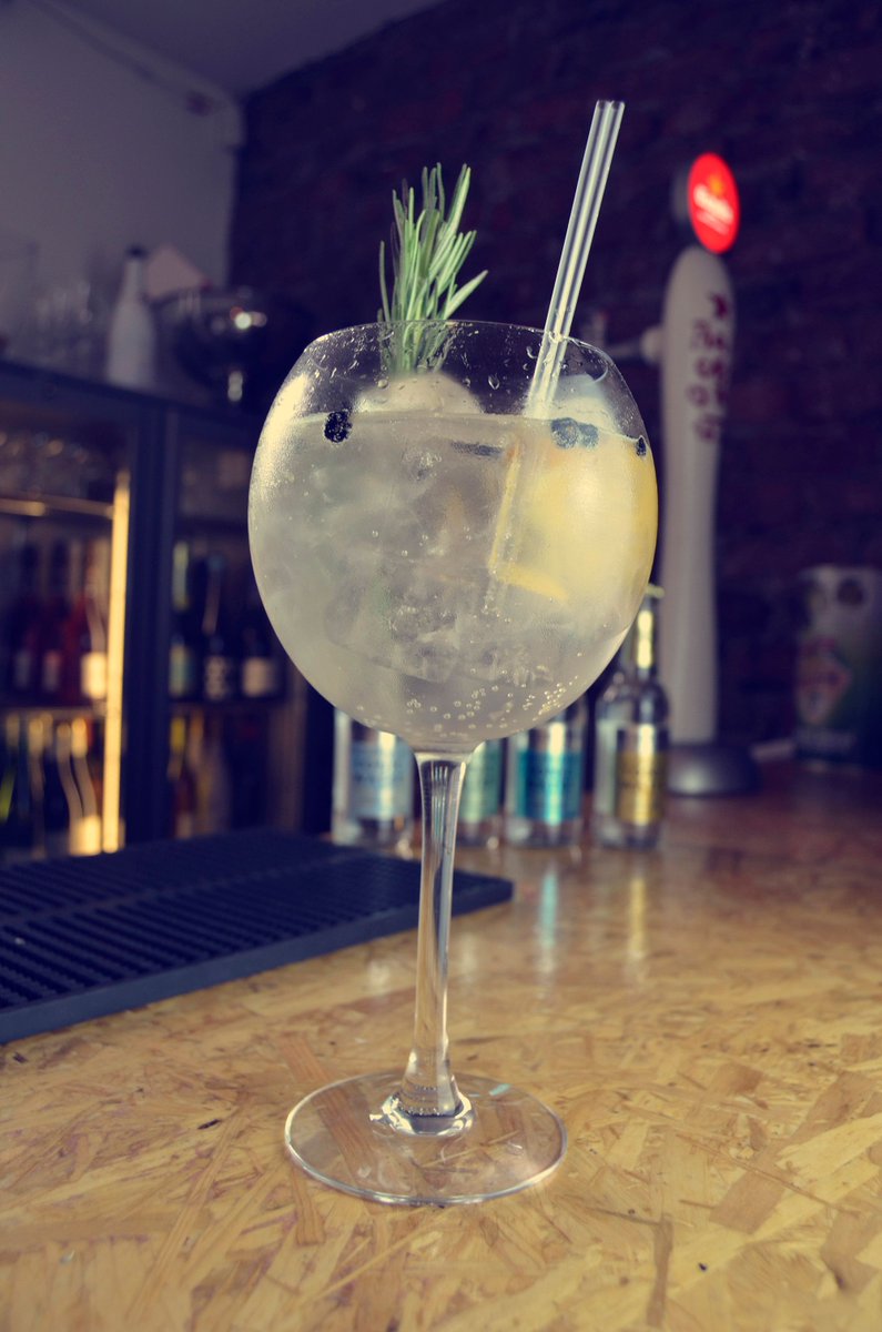 RojaPinchos's tweet photo. We're open from 5pm today if you want to join us for an afterwork Gin and Tonic or 3???? https://t.co/l7avBJhSvc