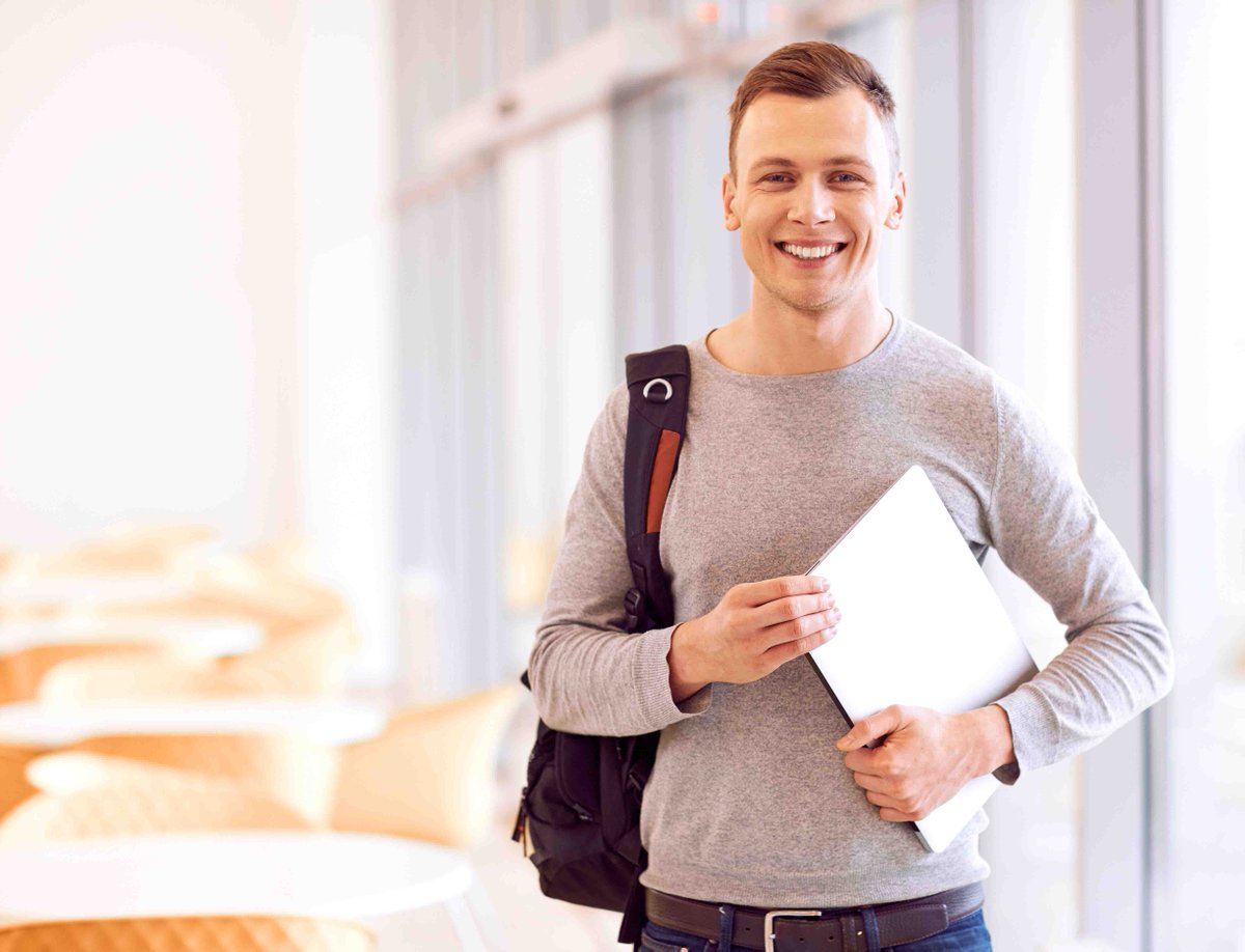 lincoln_college's tweet photo. Interested in starting a #career #degree this September? Call our #clearing hotline for more information: 01522 876398 https://t.co/YgE8HE34Gh