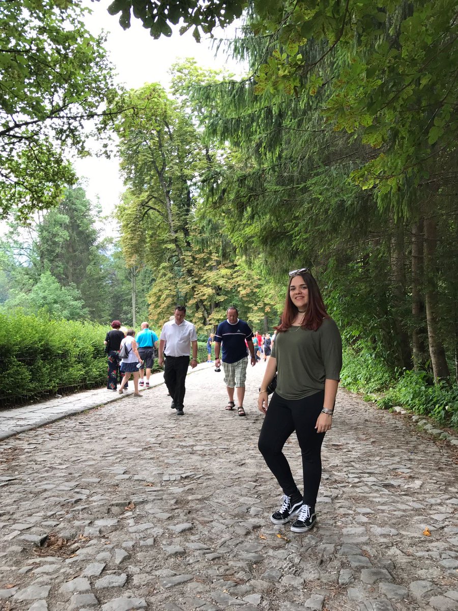 GalBardugo's tweet photo. #Romania #vibe #love https://t.co/BM8SPktDdW