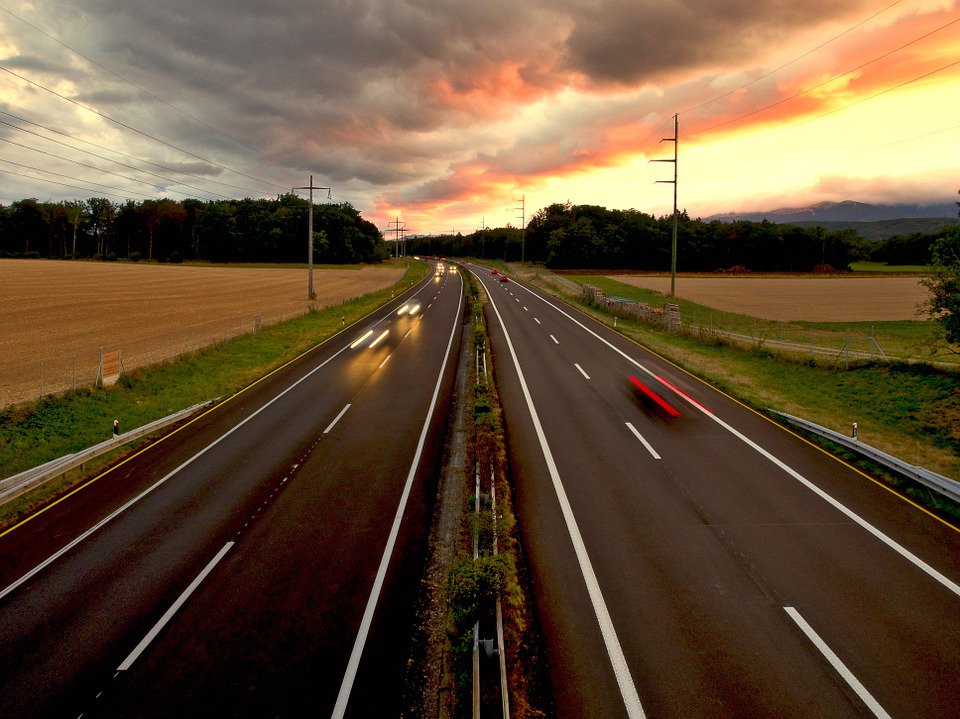 commentjassure's tweet photo. #Vacances restez prudent sur la route ce week-end. En cas de panne, comment l'#AssistanceAuto vous protège ? Ici > https://t.co/H0hbKbJIfO https://t.co/WU2e4AKlFN