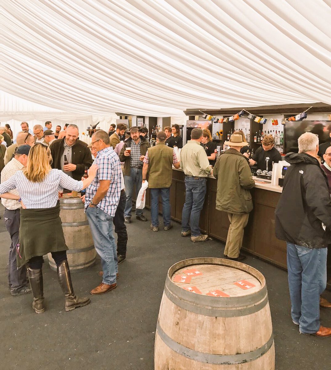 SymondsBars's tweet photo. The Gunmakers Pub is starting to fill up @TheGameFair πΊπ₯π· #GunmakersRow #thegamefair2017 #eventbar https://t.co/Fn8vcoAAlT