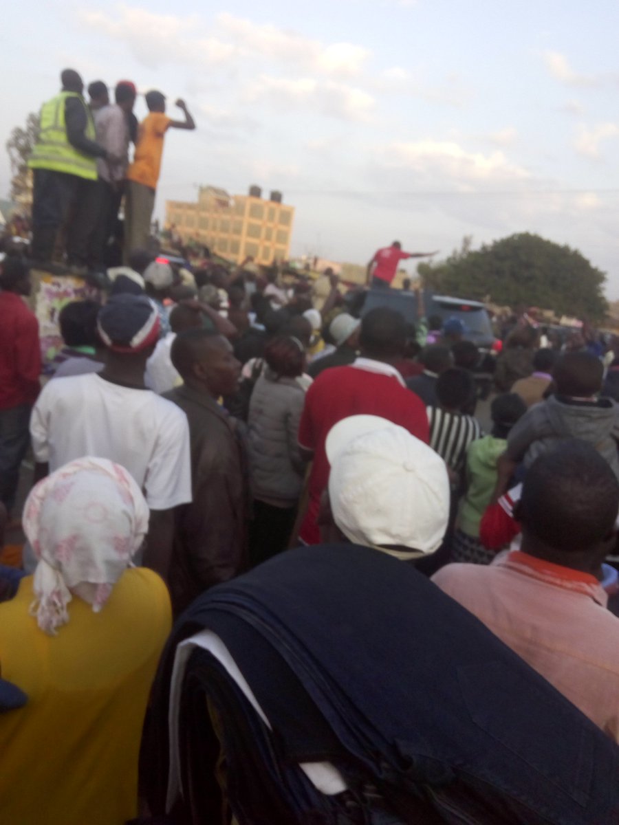 StephenKinyae's tweet photo. U.k at kayole (kangundo road)11days back
#tanotena...will bring peace
Kenyans open your eyes https://t.co/RmMKqPfXQM