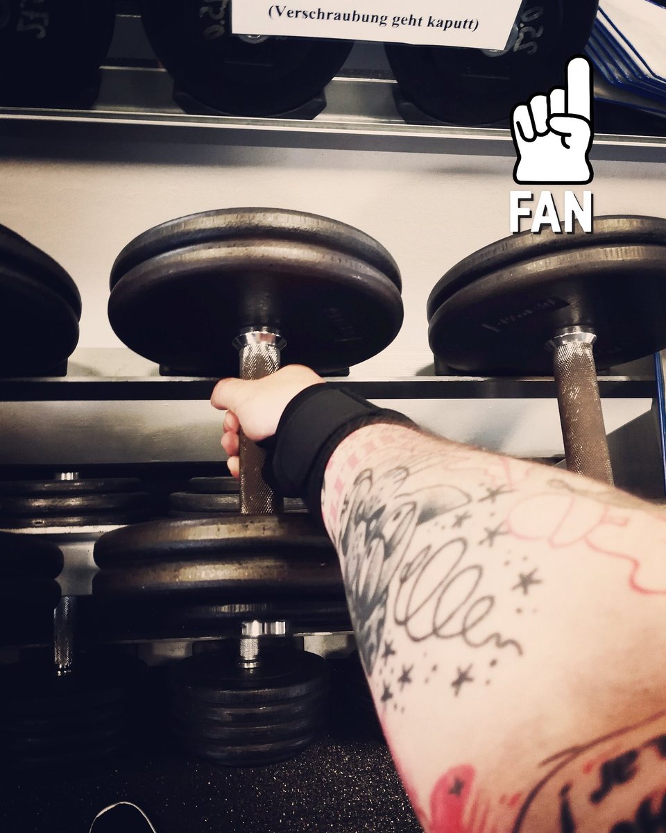 0815Fitness's tweet photo. Conor who...? 😎😂
#instafit #motivation #fit #TFLers #fitness #gymlife #pushpullgrind #gym #gymlife #repahed #ConorMcGregor #conorfloyd https://t.co/UVUk13PFGS