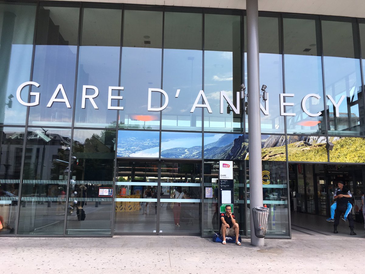 GeoffW57's tweet photo. @MusicDept_CCB Sophie en route to Chamonix finds a "spare" piano and decides to entertain travellers at the train station 😊 https://t.co/H3jAVHqIx3