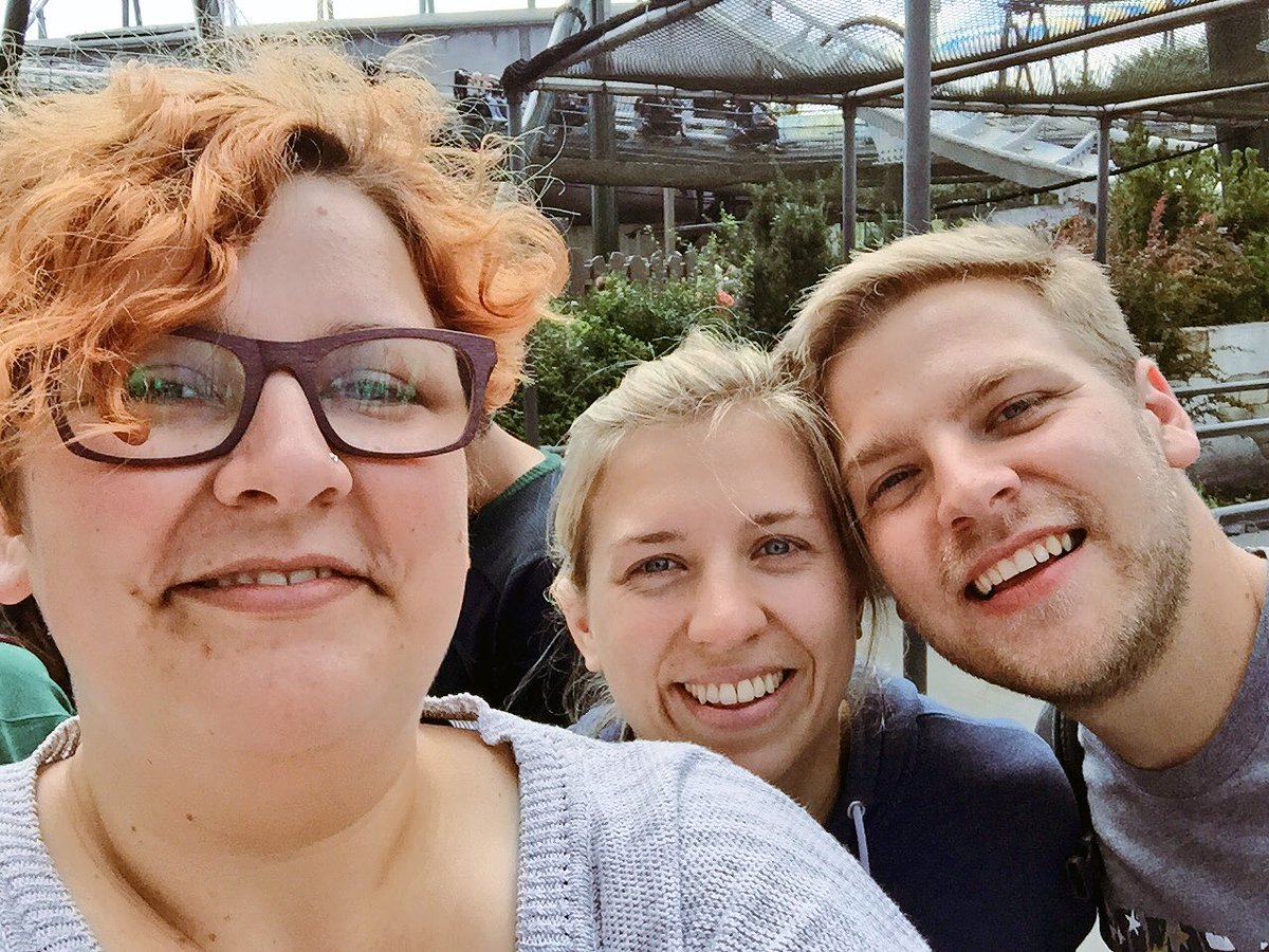 Genderbeitrag's tweet photo. Jetzt die neue Bahn testen 😱😅 #heidepark #Becci30 #Becci30reloaded https://t.co/heZ6hGDQ6Z