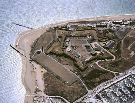 HE_Archaeology's tweet photo. Ever wanted to see the amazing Fort Cumberland &amp; what we get up inside of it? Now's your chance but be quick https://t.co/Ag0Ow2Kypy #hods https://t.co/5tGGdHknQH