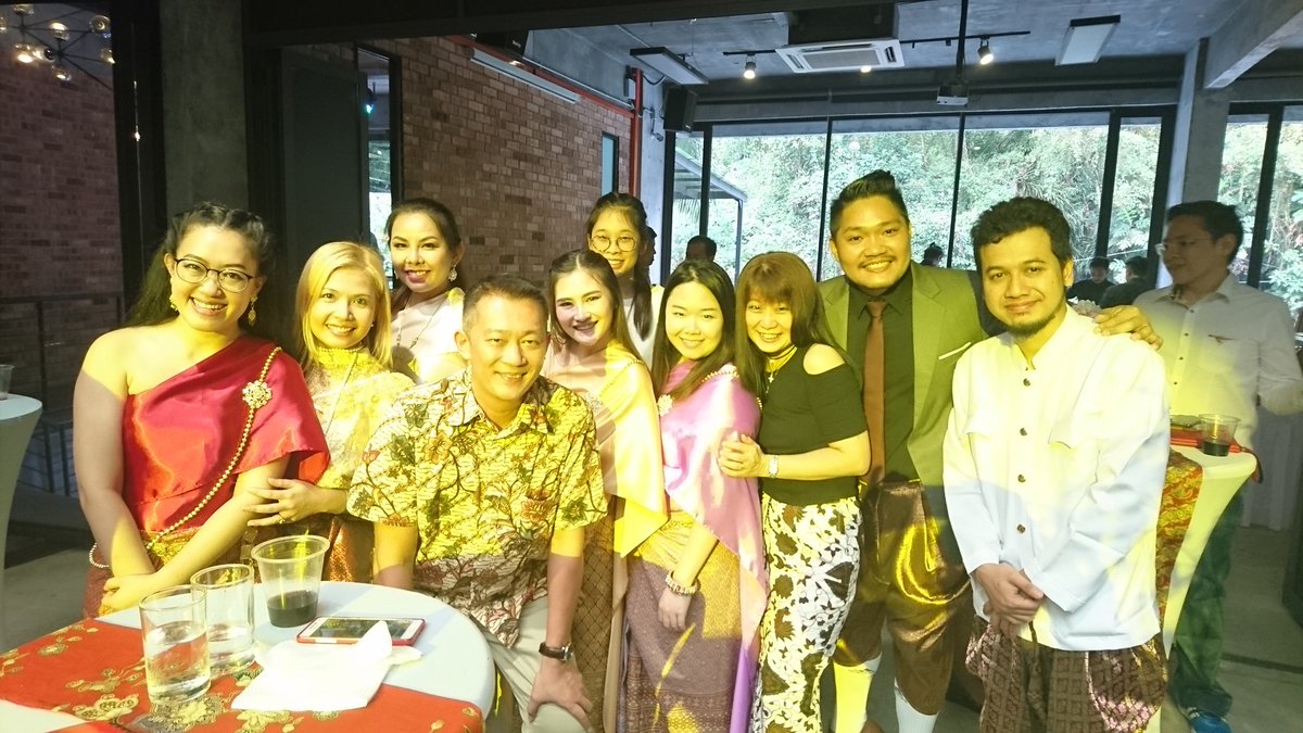 RyanCKuan's tweet image. Awesome performance and costume of our Thailand team #lifeatoracle #Oraclemy