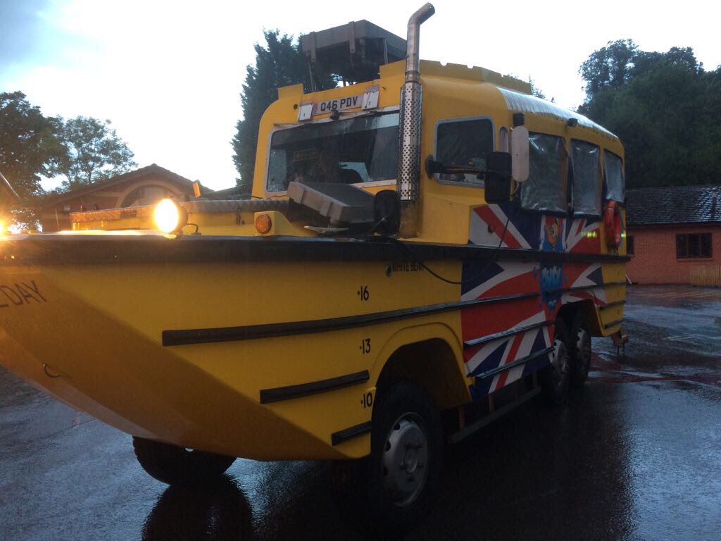SJBsummerschool's tweet photo. The @SJBWindsor Summer School went on a surprise @WindsorDuckTour last night. #beautifulviews #weforgotthebanana #soggyfinish https://t.co/hdBEtI2XoJ
