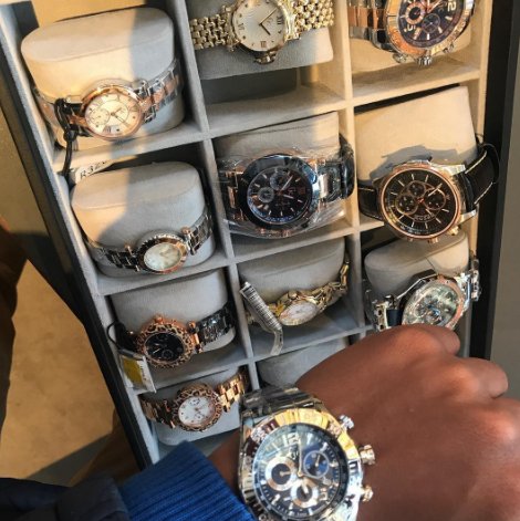 TableviewCentre's tweet photo. Don't miss the crazy @WWWatches SALE this weekend! 60% to 70% off all Watches and 50% off all Sunglasses. #TableviewCentre https://t.co/uV21IWvfkp
