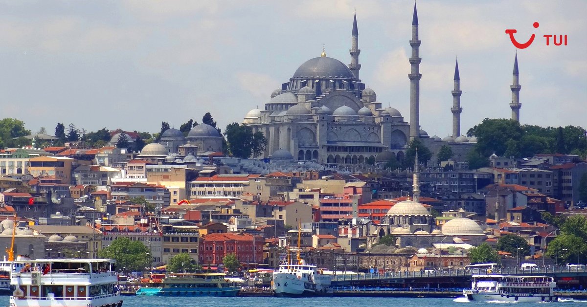 TUIBrasil's tweet photo. Lembre-se de que, ao pegar um táxi em Istambul, será preciso pagar o pedágio ao cruzar a ponte. #TuipsbyTUI https://t.co/4VgOmFiRoY https://t.co/AfQHfjmo04