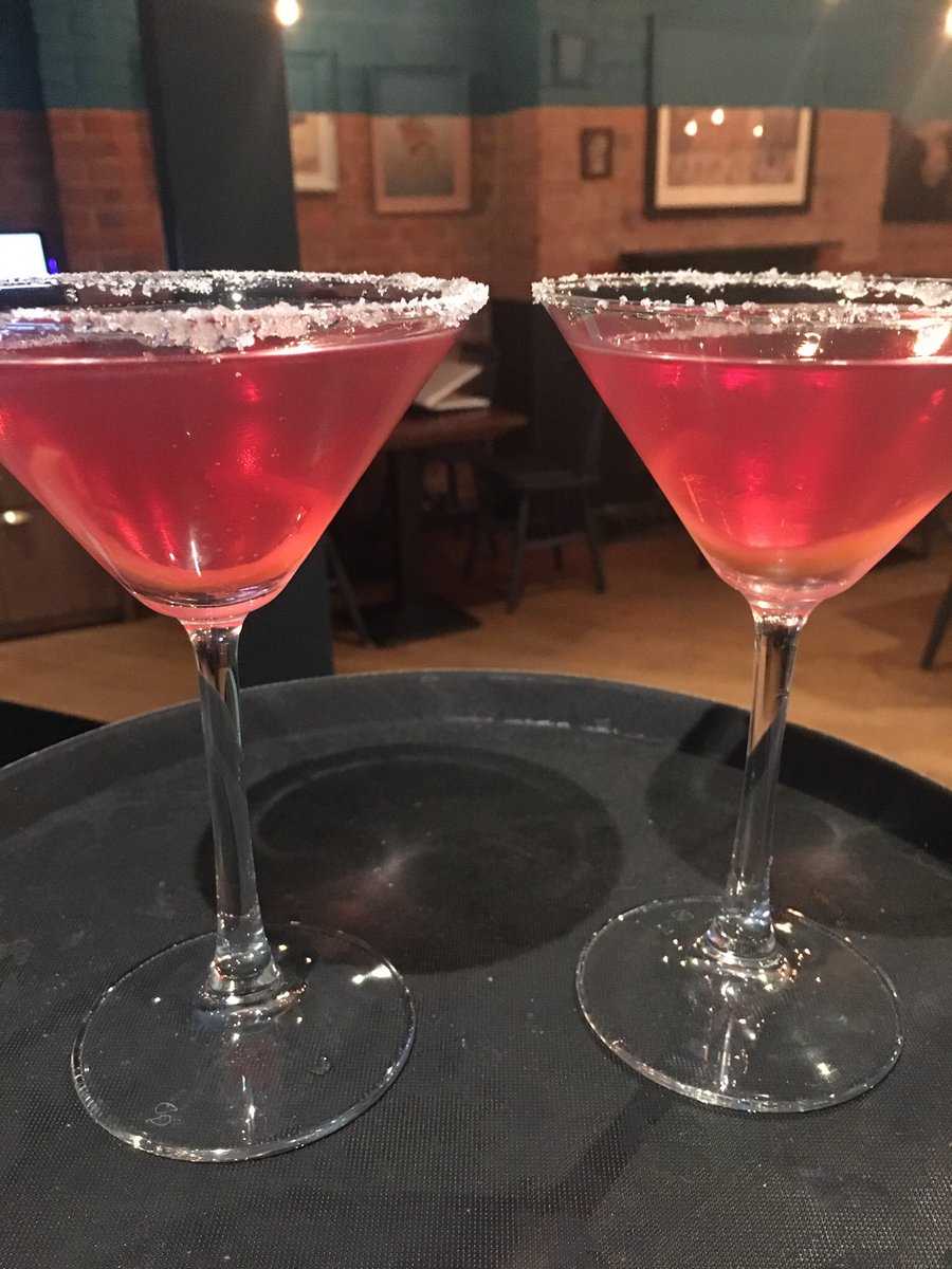 HelloJunction's tweet image. Make the most of these longer, lighter summer nights and spend the evening sipping our signature cocktails. Bliss.