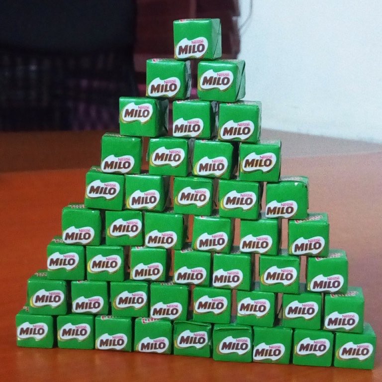 seastore_'s tweet photo. ไมโลคิ้วบ์ ขายเป็นถุง มี 100ชิ้น ถุงละ299฿ ส่งฟรีจ้า บอกเลยอร่อยกินเพลินมว้ากกกก💕 #ขายของ #ไมโลคิ้วบ์ #อร่อยไปเเดก #ripไอดอ https://t.co/NT8JZyt05K