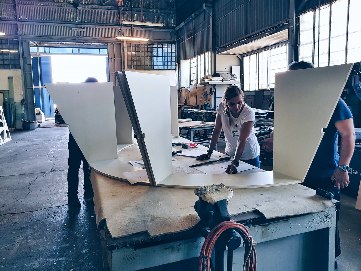 DEAMIGroup's tweet photo. #workinprogress sulla #progettazione e #produzione del #INFOPOINT per #regionecampania. Project Manager staff a lavoro #acciaioinox #Napoli https://t.co/vozr9XkQ6f