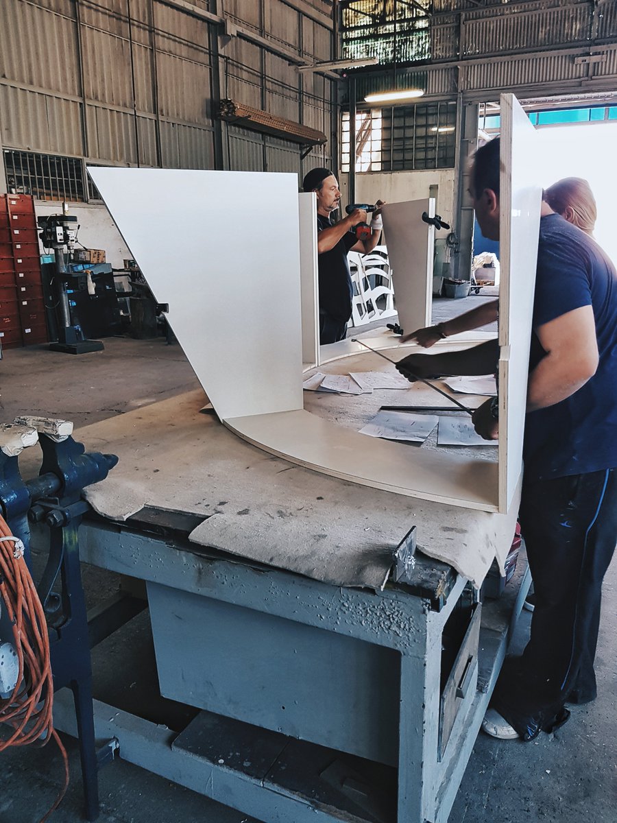 DEAMIGroup's tweet photo. #workinprogress sulla #progettazione e #produzione del #INFOPOINT per #regionecampania. Project Manager staff a lavoro #acciaioinox #Napoli https://t.co/vozr9XkQ6f