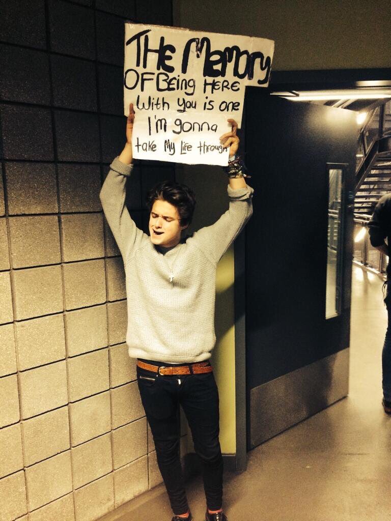 TheVampsTristan's tweet photo. Happy birthday to this lil monkey @TheVampsBrad https://t.co/JvAp8qhX9Q