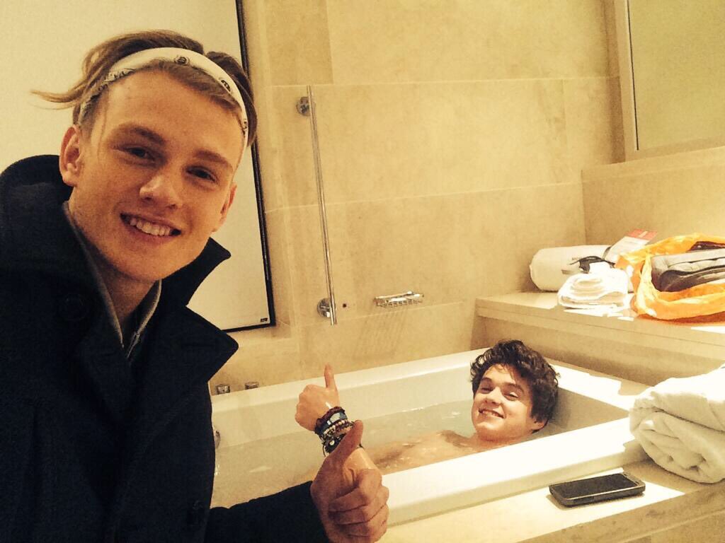 TheVampsTristan's tweet photo. Happy birthday to this lil monkey @TheVampsBrad https://t.co/JvAp8qhX9Q