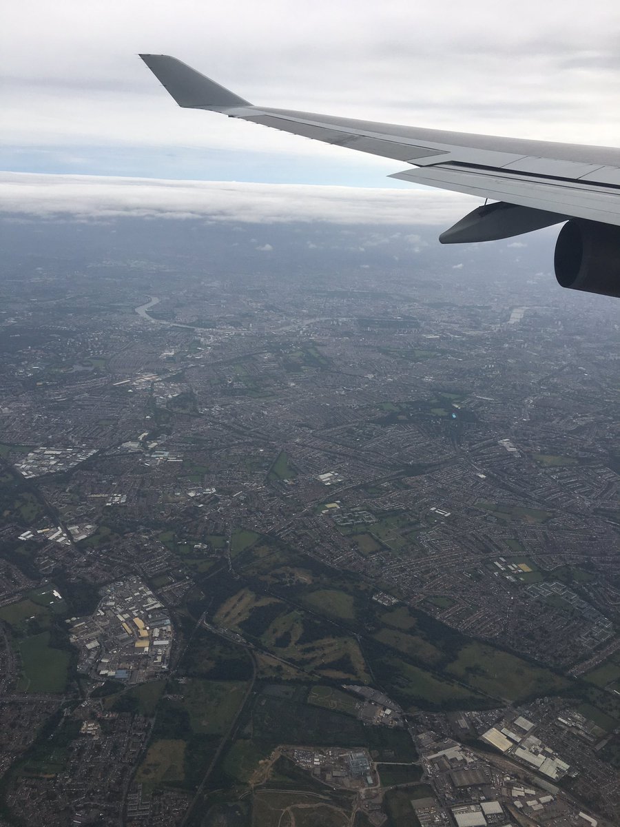 FlyingCaptain's tweet image. Yesterday BA116 south of London for a 27R approach into LHR #WingFriday