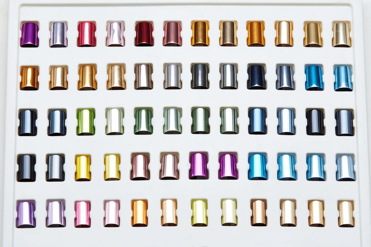 MonroLtd's tweet photo. #friyay let's #glamitup for the #weekend . #MonroCosmetics #luxury #Lipstick casing ... 💋💄#metallic #rainbowshades https://t.co/87Bvz7Rt0e