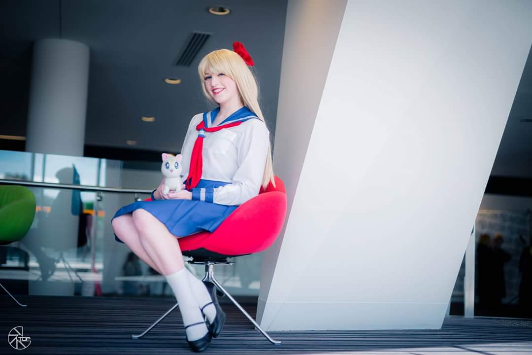 the_cool_jayde's tweet photo. Photographers at #AVCon2017 got Minako sittin pretty~💘 #sailorvenus #minakoaino https://t.co/xuqZ9QJAKz