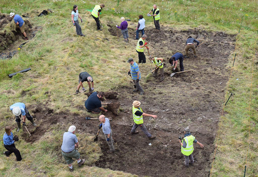 TintagelDig's tweet image. Happy Day of Archaeology! We’re now more than half way through the #TintagelDig and look at what progress we’ve made… #dayofarch