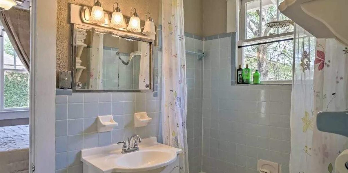 PPlaceInn's tweet image. Historic Sanford 2-bed Live Oak Cottage parkplaceinnandcottages.com/rooms/class/li… #sanfordvacationrental #sanfordfl